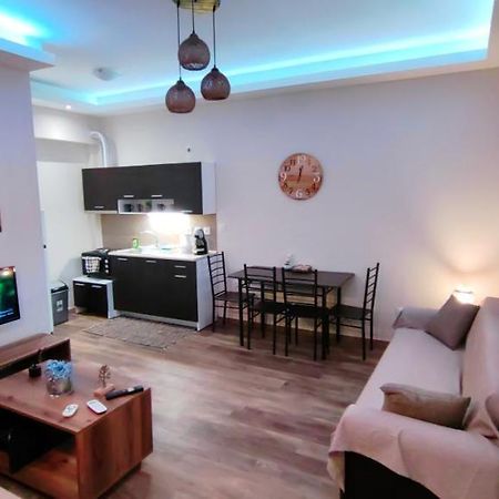 Theo Apartments 3 Артемида Екстериор снимка