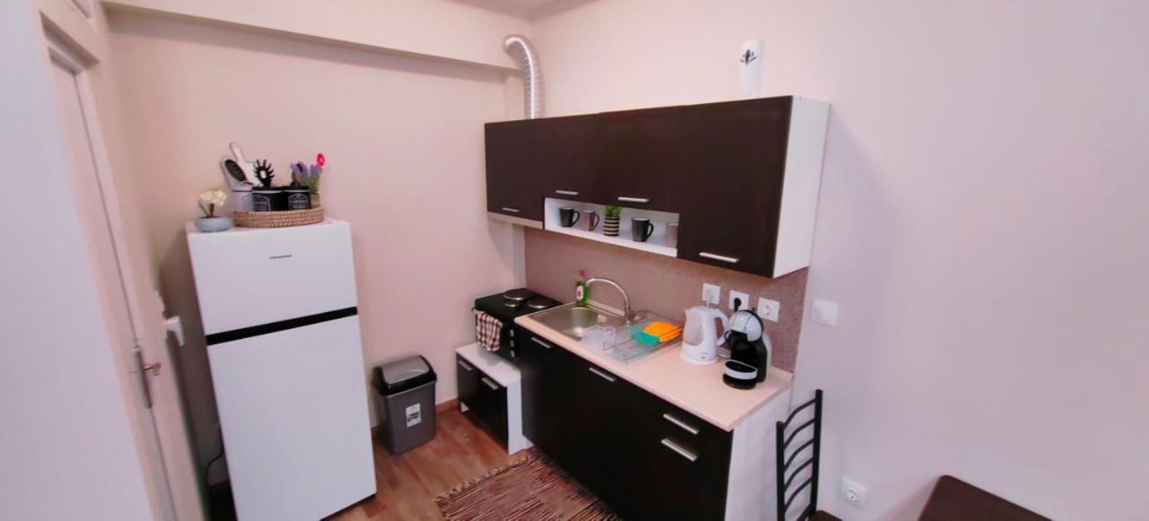 Theo Apartments 3 Артемида Екстериор снимка